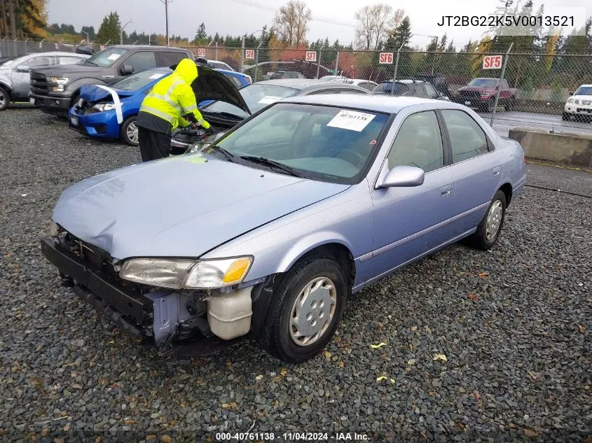 1997 Toyota Camry Le VIN: JT2BG22K5V0013521 Lot: 40761138