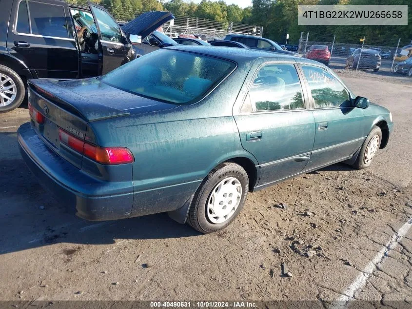 1998 Toyota Camry Le VIN: 4T1BG22K2WU265658 Lot: 40490631