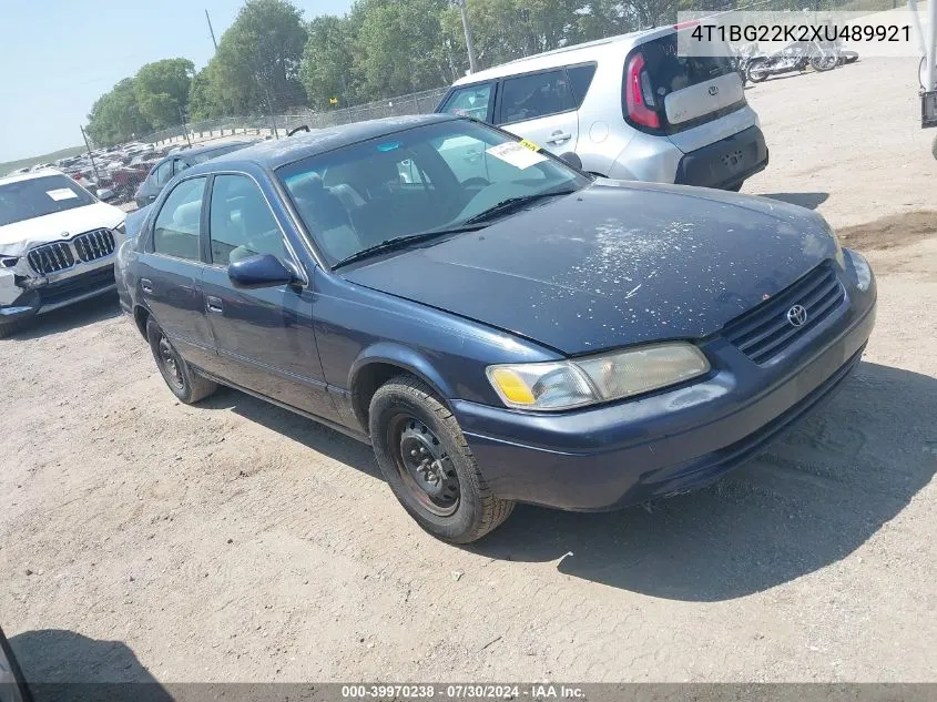 1999 Toyota Camry Le VIN: 4T1BG22K2XU489921 Lot: 39970238