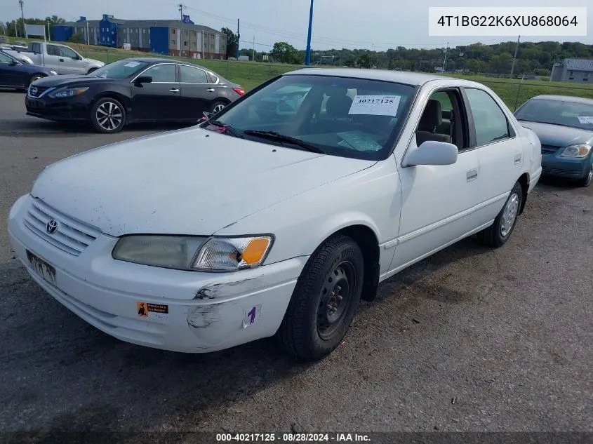 1999 Toyota Camry Le VIN: 4T1BG22K6XU868064 Lot: 40217125