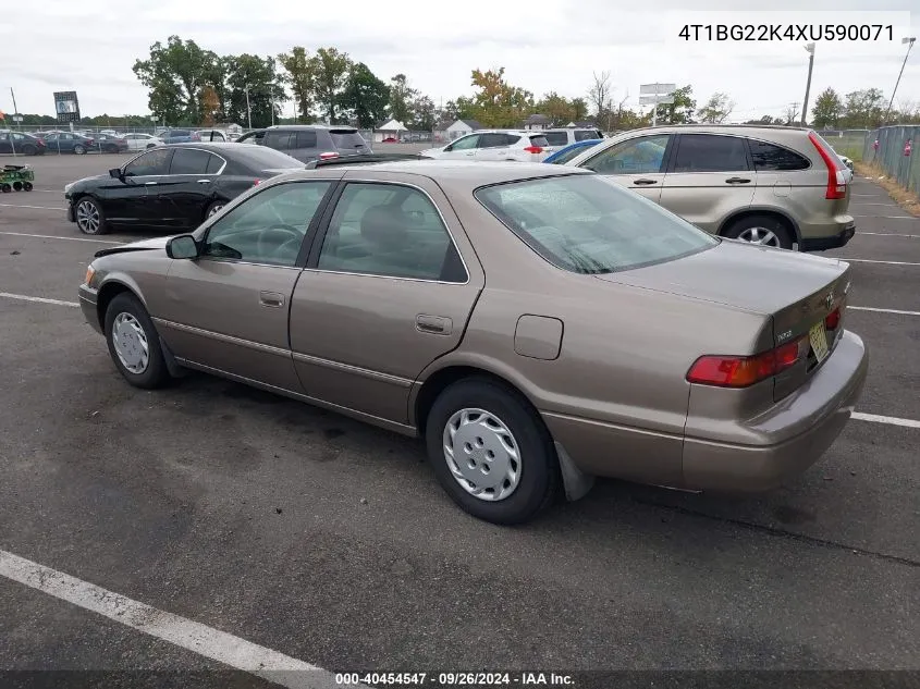 1999 Toyota Camry Le VIN: 4T1BG22K4XU590071 Lot: 40454547