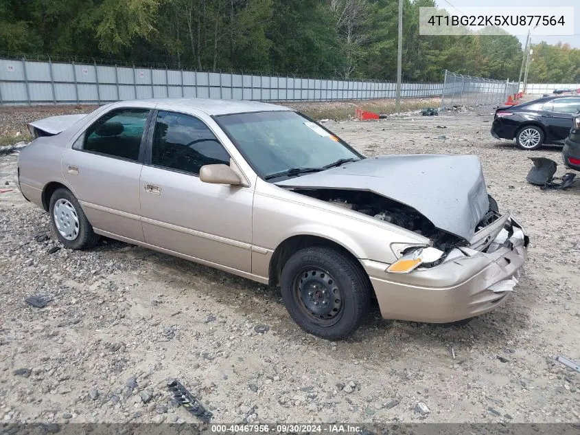 1999 Toyota Camry Le VIN: 4T1BG22K5XU877564 Lot: 40467956