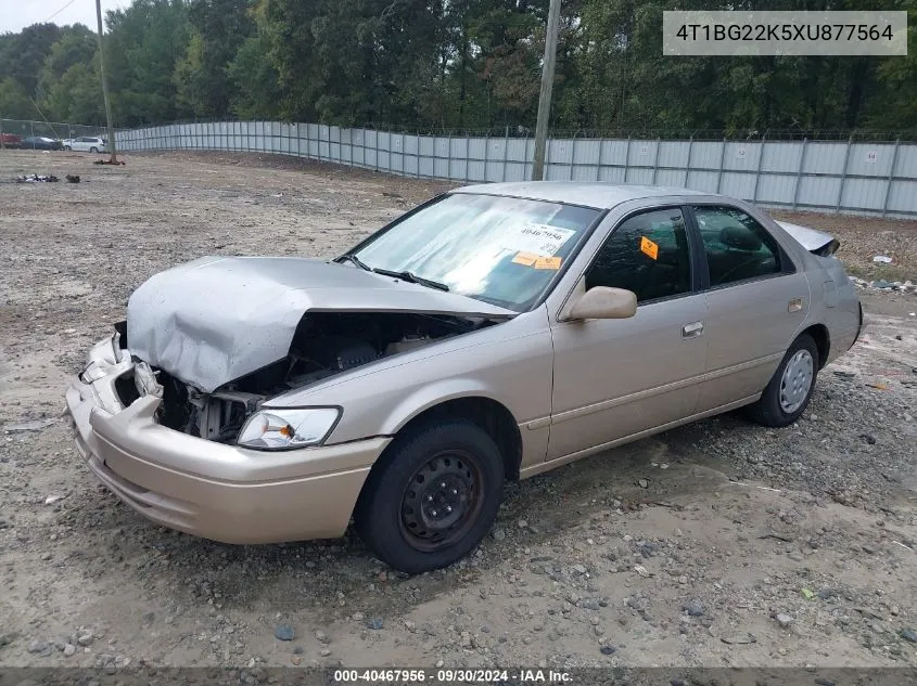 1999 Toyota Camry Le VIN: 4T1BG22K5XU877564 Lot: 40467956