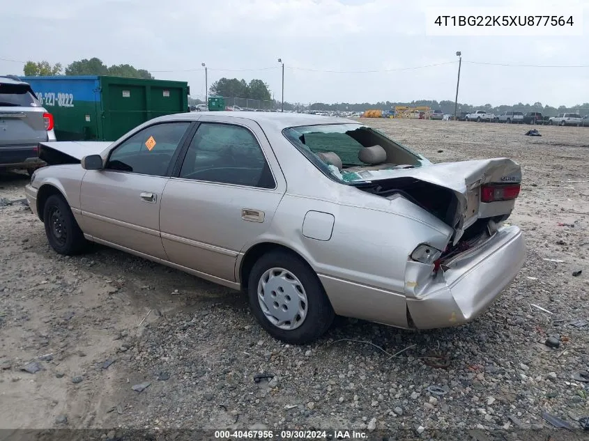 1999 Toyota Camry Le VIN: 4T1BG22K5XU877564 Lot: 40467956