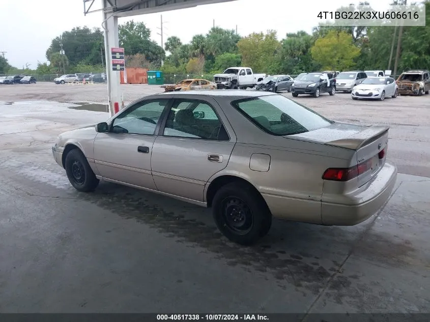 1999 Toyota Camry Ce/Le/Xle VIN: 4T1BG22K3XU606616 Lot: 40517338