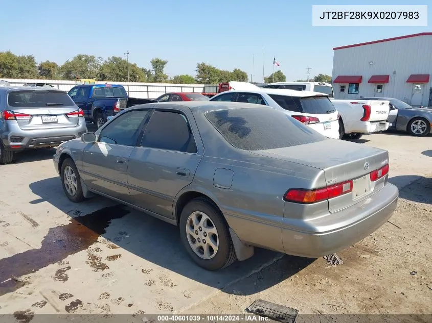 1999 Toyota Camry Le V6 VIN: JT2BF28K9X0207983 Lot: 40601039