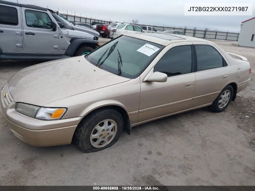 1999 Toyota Camry Le VIN: JT2BG22KXX0271987 Lot: 40612402