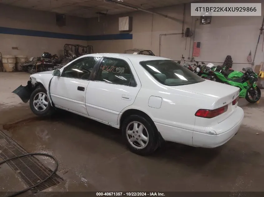 1999 Toyota Camry Le V6 VIN: 4T1BF22K4XU929866 Lot: 40671357