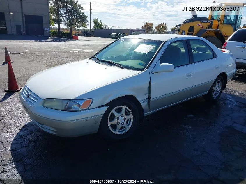 1999 Toyota Camry Le VIN: JT2BG22K1X0365207 Lot: 40705697