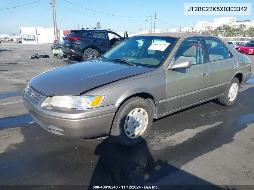 1999 Toyota Camry Le VIN: JT2BG22K5X0303342 Lot: 40816240