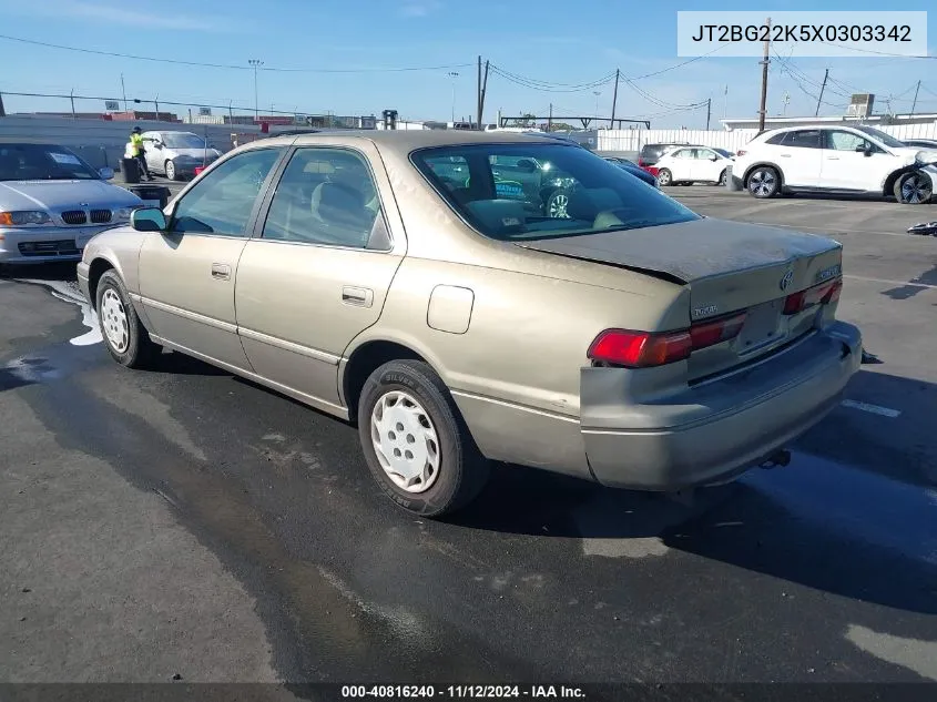 1999 Toyota Camry Le VIN: JT2BG22K5X0303342 Lot: 40816240