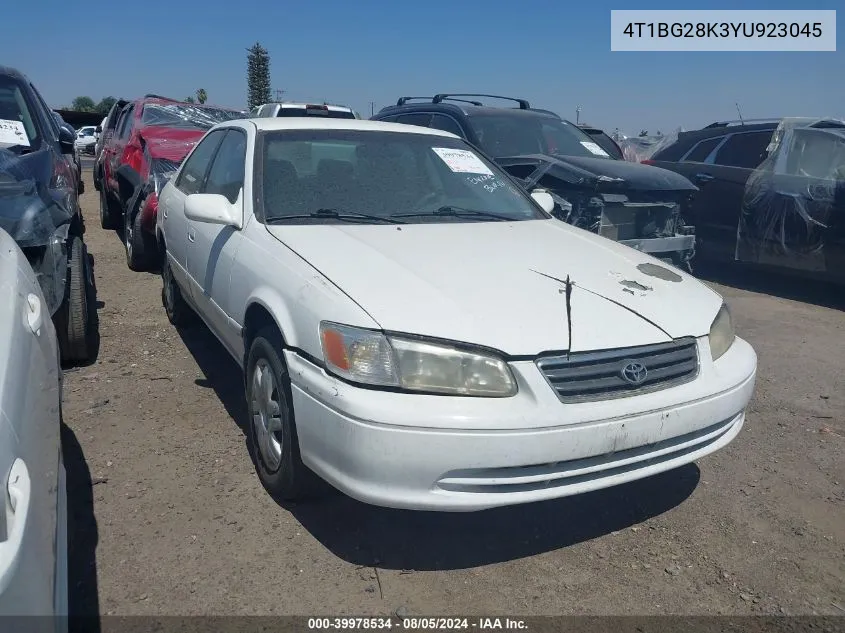 2000 Toyota Camry Le VIN: 4T1BG28K3YU923045 Lot: 39978534