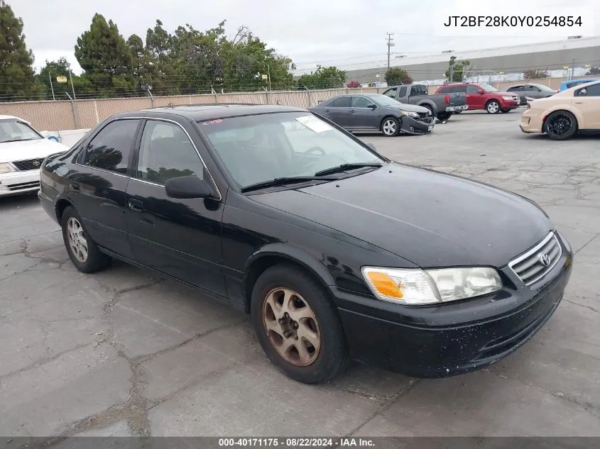 2000 Toyota Camry Le V6 VIN: JT2BF28K0Y0254854 Lot: 40171175