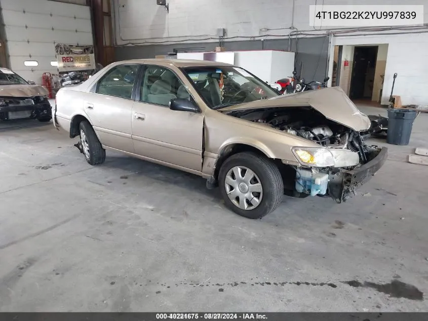 4T1BG22K2YU997839 2000 Toyota Camry Le