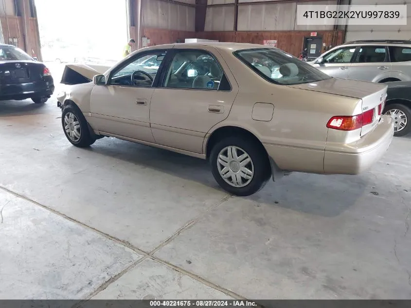 2000 Toyota Camry Le VIN: 4T1BG22K2YU997839 Lot: 40221675