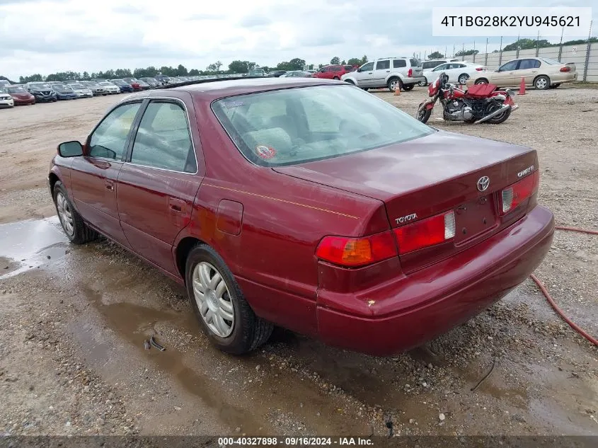 2000 Toyota Camry Le VIN: 4T1BG28K2YU945621 Lot: 40327898