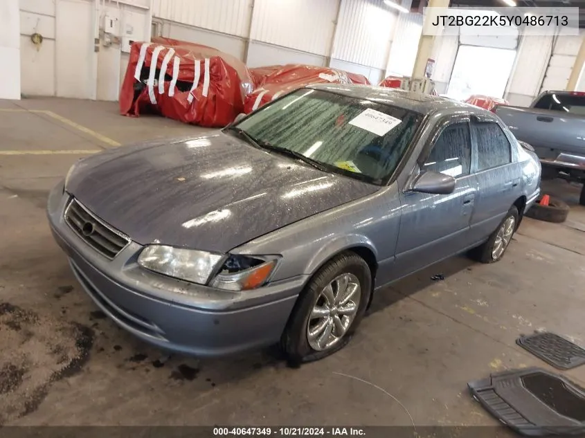 2000 Toyota Camry Ce/Le/Xle VIN: JT2BG22K5Y0486713 Lot: 40647349