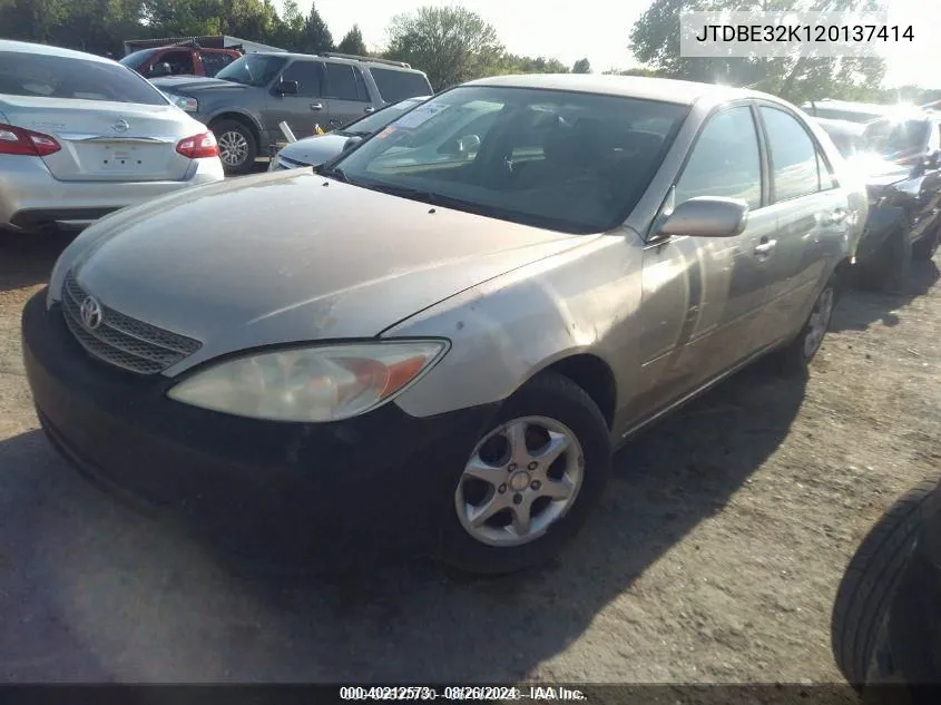 2002 Toyota Camry Le VIN: JTDBE32K120137414 Lot: 40212573