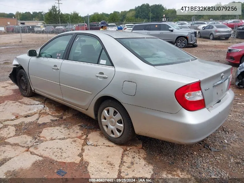 2002 Toyota Camry Le VIN: 4T1BE32K82U079256 Lot: 40437445