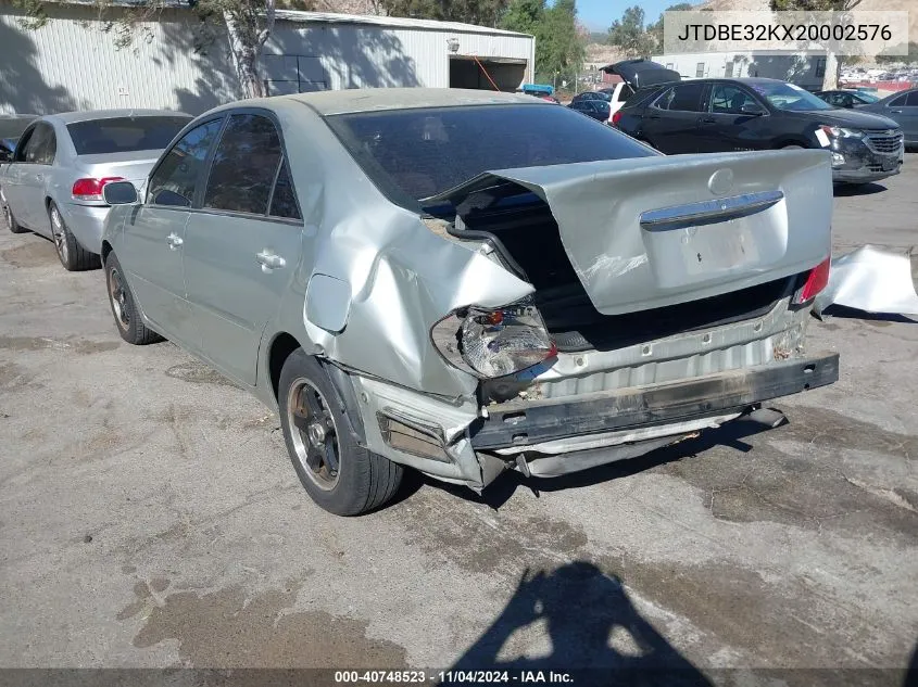 2002 Toyota Camry Le VIN: JTDBE32KX20002576 Lot: 40748523