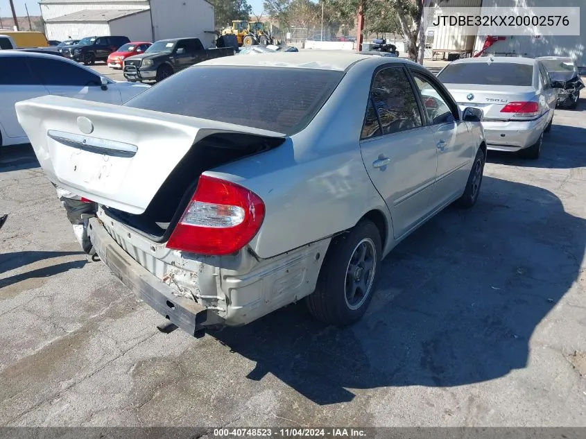 2002 Toyota Camry Le VIN: JTDBE32KX20002576 Lot: 40748523