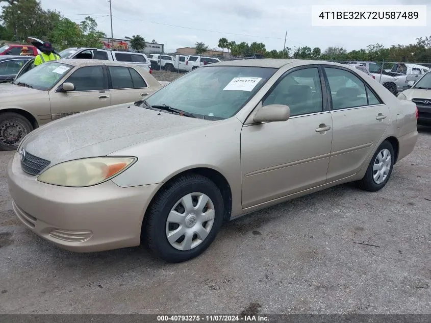 2002 Toyota Camry Le VIN: 4T1BE32K72U587489 Lot: 40793275