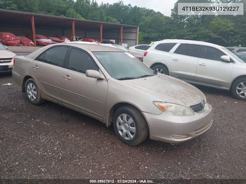 2003 Toyota Camry Le VIN: 4T1BE32K93U129227 Lot: 39937812