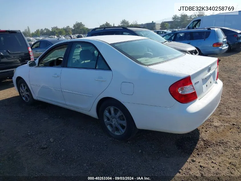 2004 Toyota Camry Le VIN: JTDBE32K340258769 Lot: 40253304