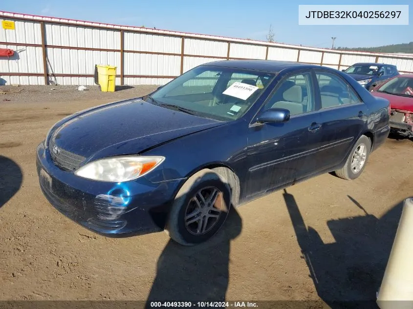 2004 Toyota Camry Le VIN: JTDBE32K040256297 Lot: 40493390