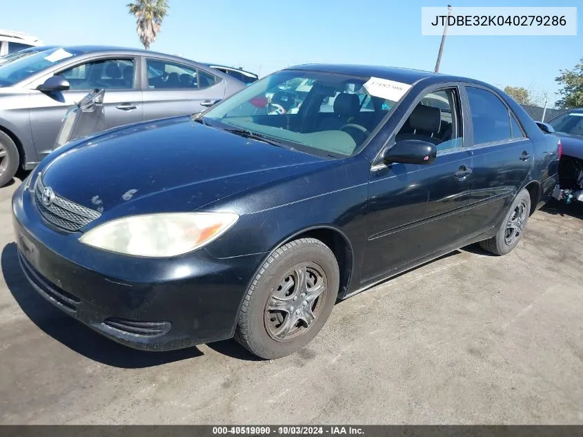 2004 Toyota Camry Le VIN: JTDBE32K040279286 Lot: 40519090