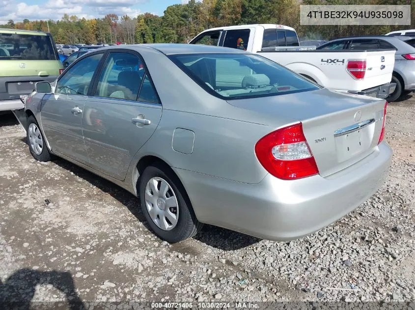 2004 Toyota Camry Le VIN: 4T1BE32K94U935098 Lot: 40721405