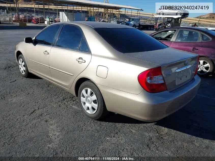 2004 Toyota Camry Le VIN: JTDBE32K940247419 Lot: 40764111