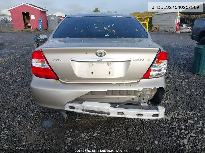 2004 Toyota Camry Le VIN: JTDBE32K540257509 Lot: 40776258