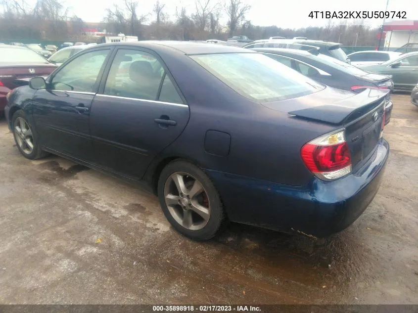 2005 Toyota Camry Se V6 VIN: 4T1BA32KX5U509742 Lot: 35898918