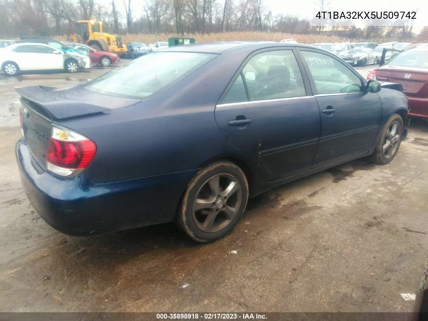 2005 Toyota Camry Se V6 VIN: 4T1BA32KX5U509742 Lot: 35898918