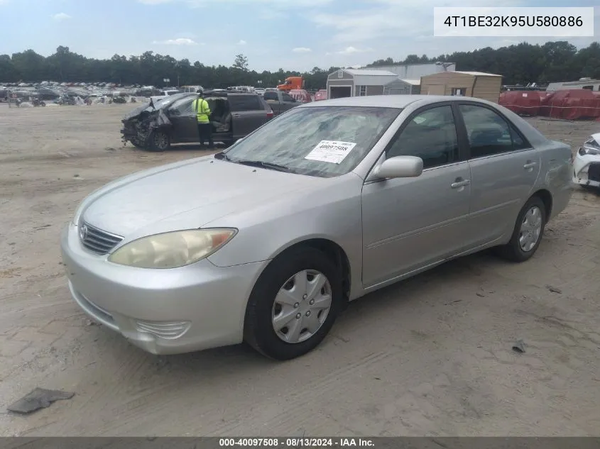 2005 Toyota Camry Le VIN: 4T1BE32K95U580886 Lot: 40097508