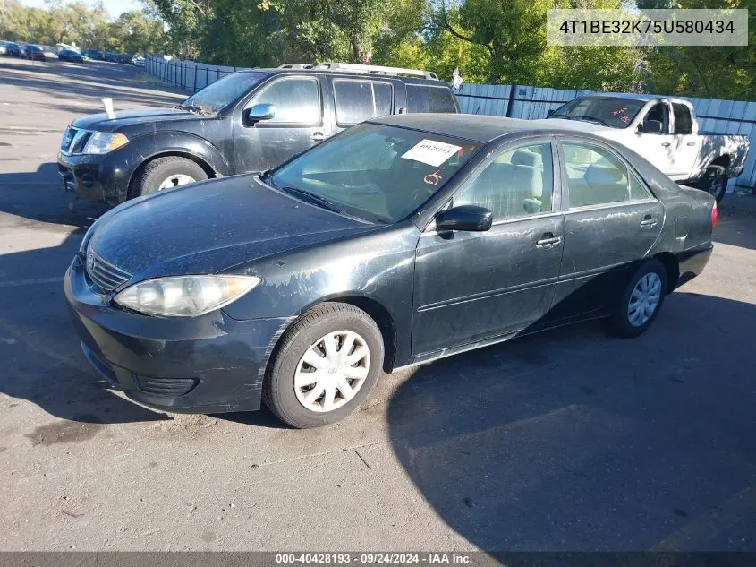 2005 Toyota Camry Le VIN: 4T1BE32K75U580434 Lot: 40428193