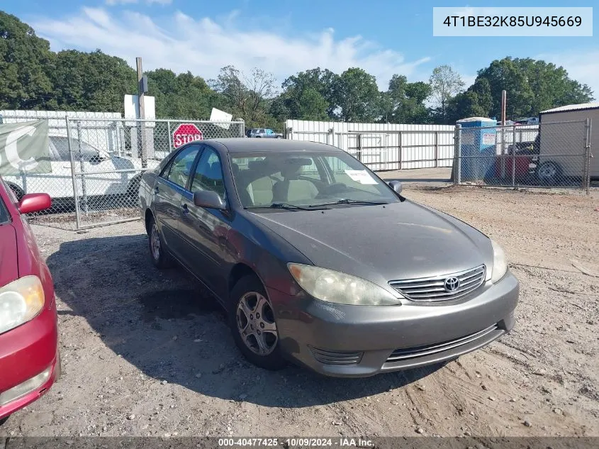 2005 Toyota Camry Le VIN: 4T1BE32K85U945669 Lot: 40477425