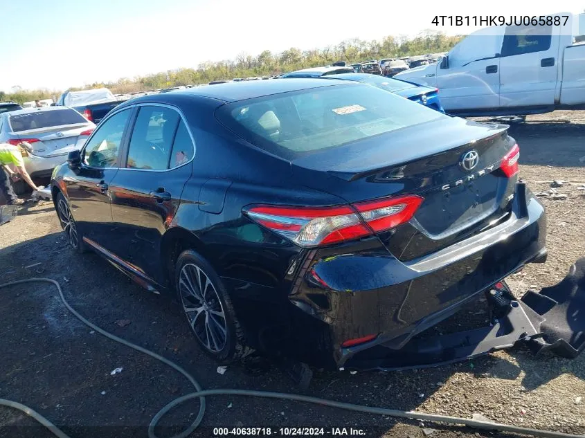 4T1B11HK9JU065887 2018 Toyota Camry Se