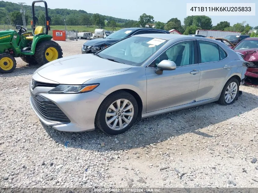 2019 Toyota Camry Le VIN: 4T1B11HK6KU205833 Lot: 39854682