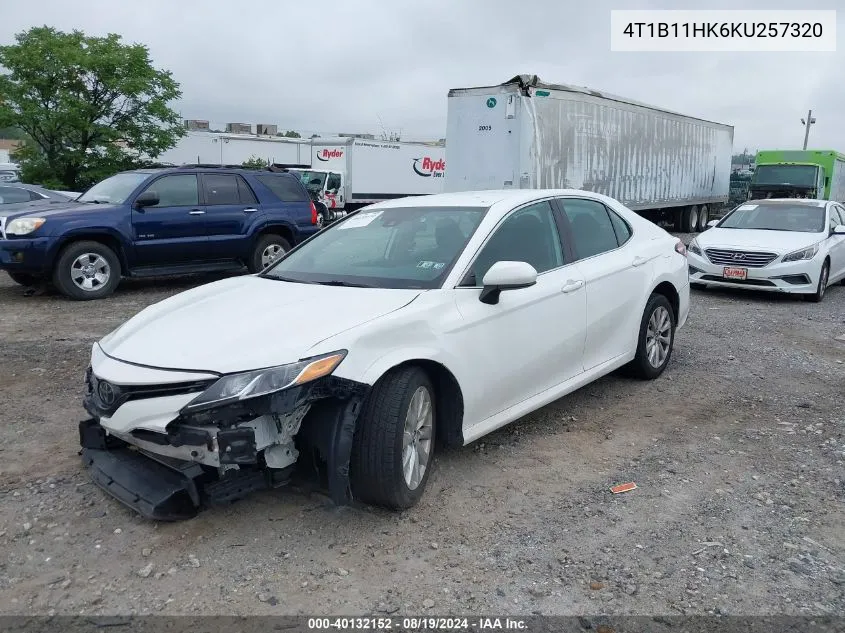 2019 Toyota Camry Le VIN: 4T1B11HK6KU257320 Lot: 40132152