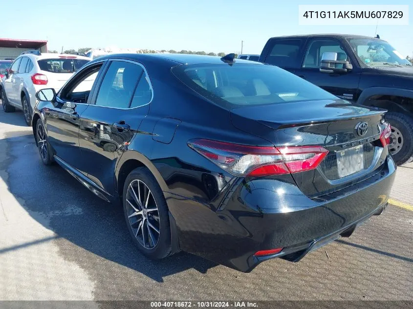 2021 Toyota Camry Se VIN: 4T1G11AK5MU607829 Lot: 40718672