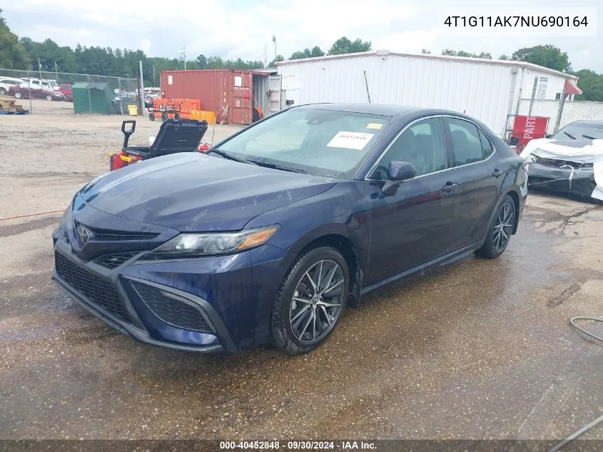 4T1G11AK7NU690164 2022 Toyota Camry Se