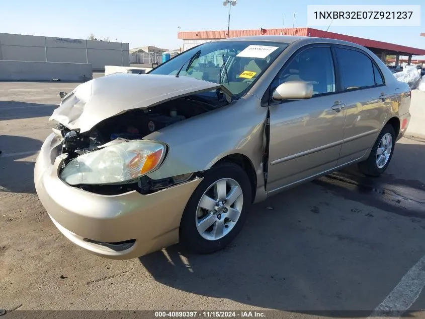 2007 Toyota Corolla Le VIN: 1NXBR32E07Z921237 Lot: 40890397