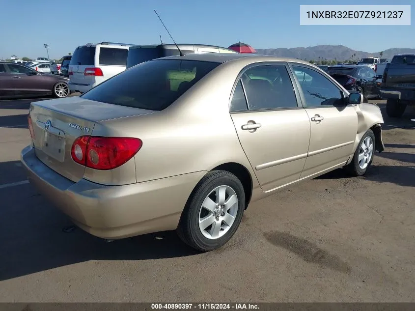 2007 Toyota Corolla Le VIN: 1NXBR32E07Z921237 Lot: 40890397