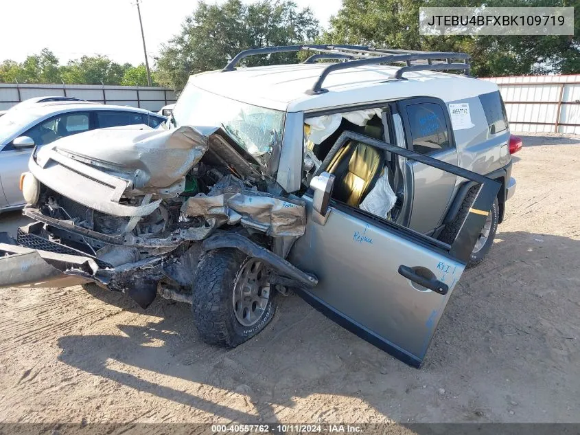 JTEBU4BFXBK109719 2011 Toyota Fj Cruiser