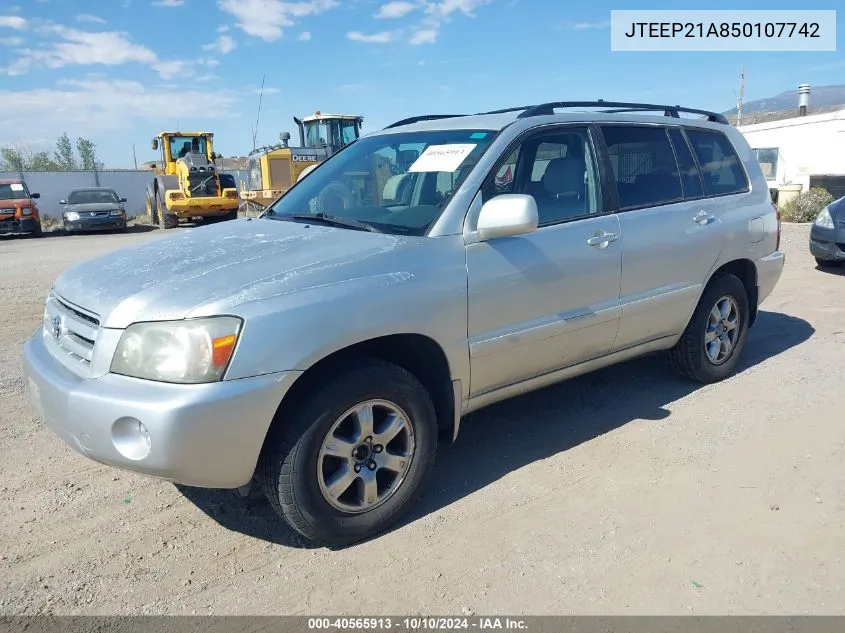 2005 Toyota Highlander V6 VIN: JTEEP21A850107742 Lot: 40565913