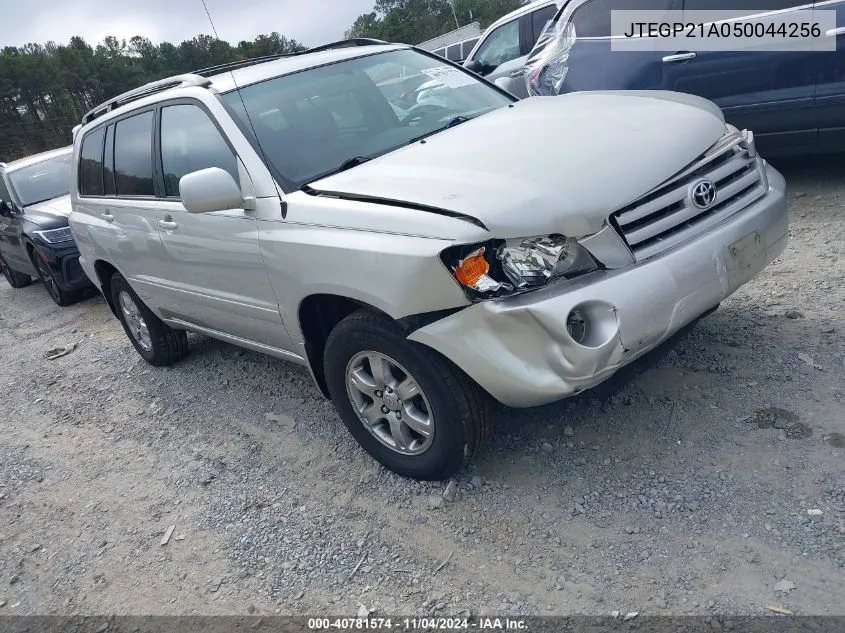 2005 Toyota Highlander V6 VIN: JTEGP21A050044256 Lot: 40781574