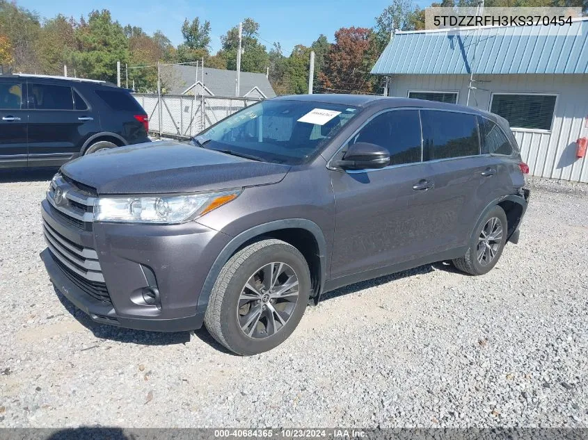 5TDZZRFH3KS370454 2019 Toyota Highlander Le