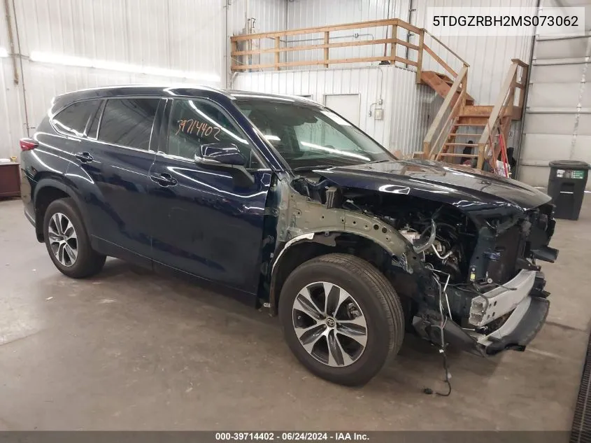 5TDGZRBH2MS073062 2021 Toyota Highlander Xle